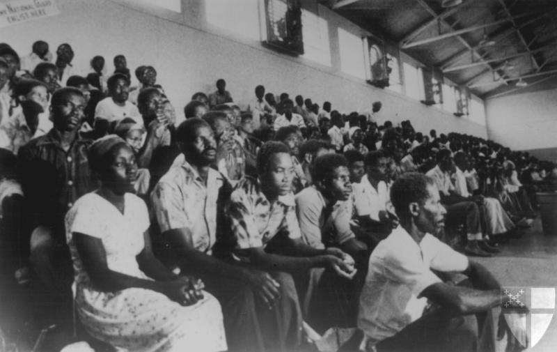 [Hundreds of Haitian refug...]