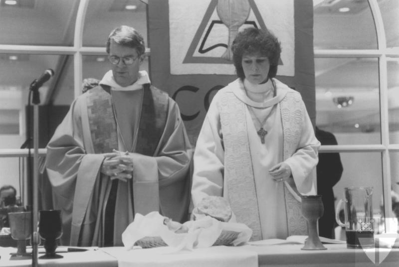 [Episcopalians encounter o...]